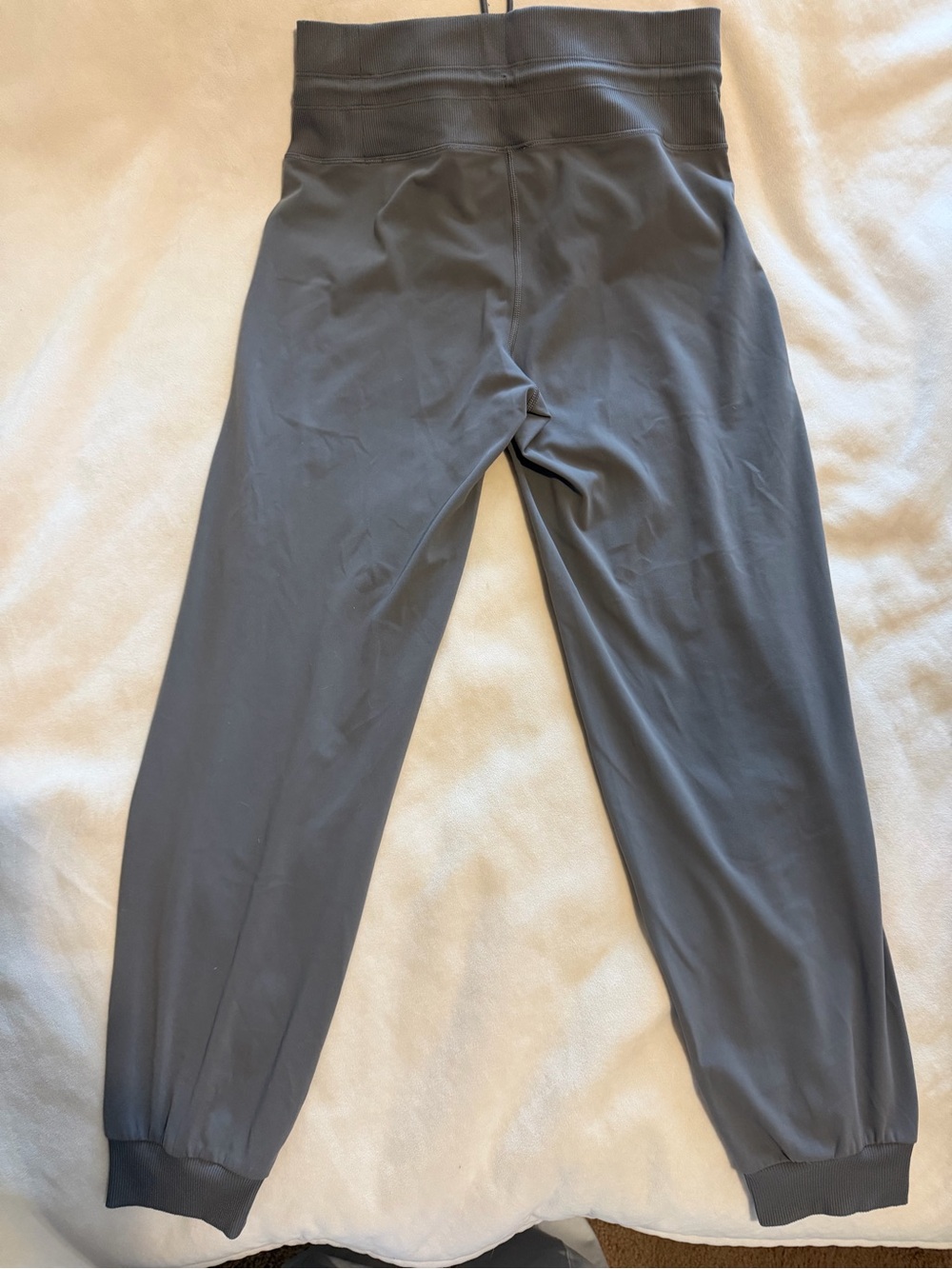 Vuori Women's Daily Jogger - Picture 4 of 6